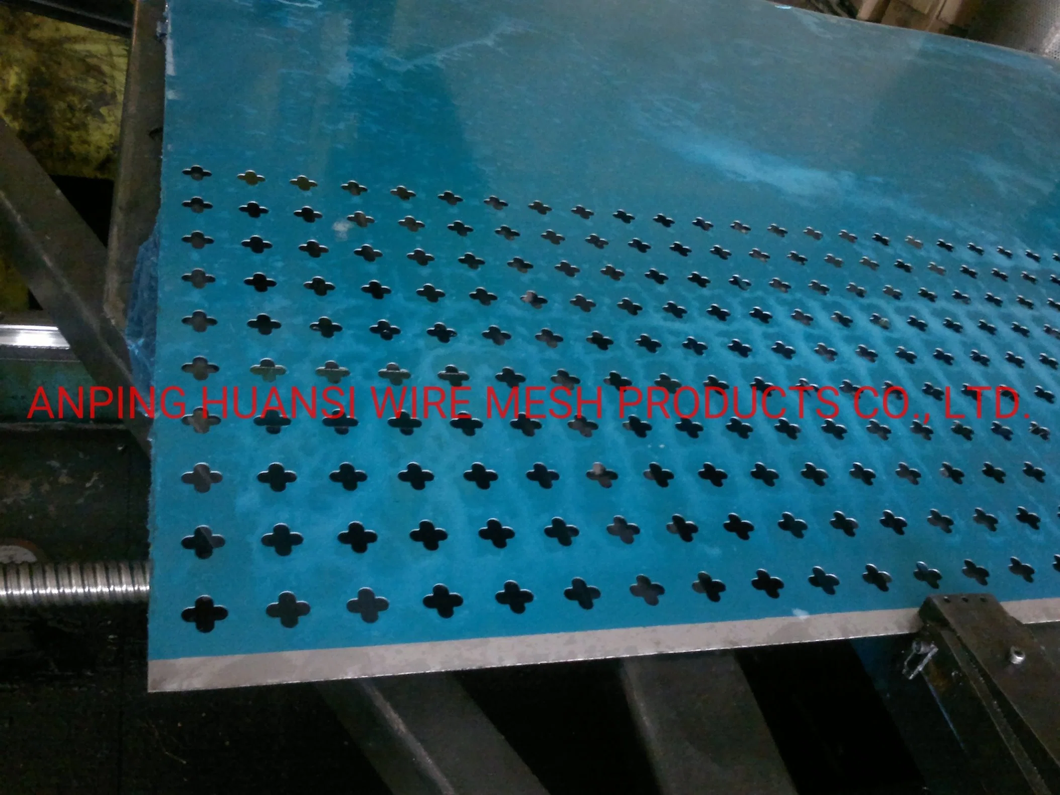 Techo aluminio Perforated Plate techo Cortina de vidrio Revestimiento de pared de ondas