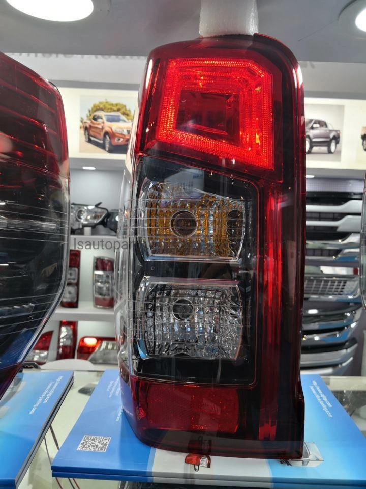 Auto LED FAROS TRASEROS para Mitsubishi L200 Triton 2019 Las luces traseras L 8330b213 R 8330b214 de la luz trasera automática