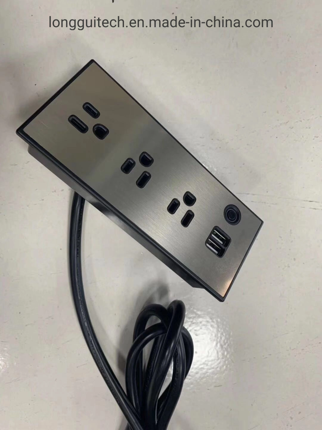 Зарядка через USB разъем из нержавеющей стали