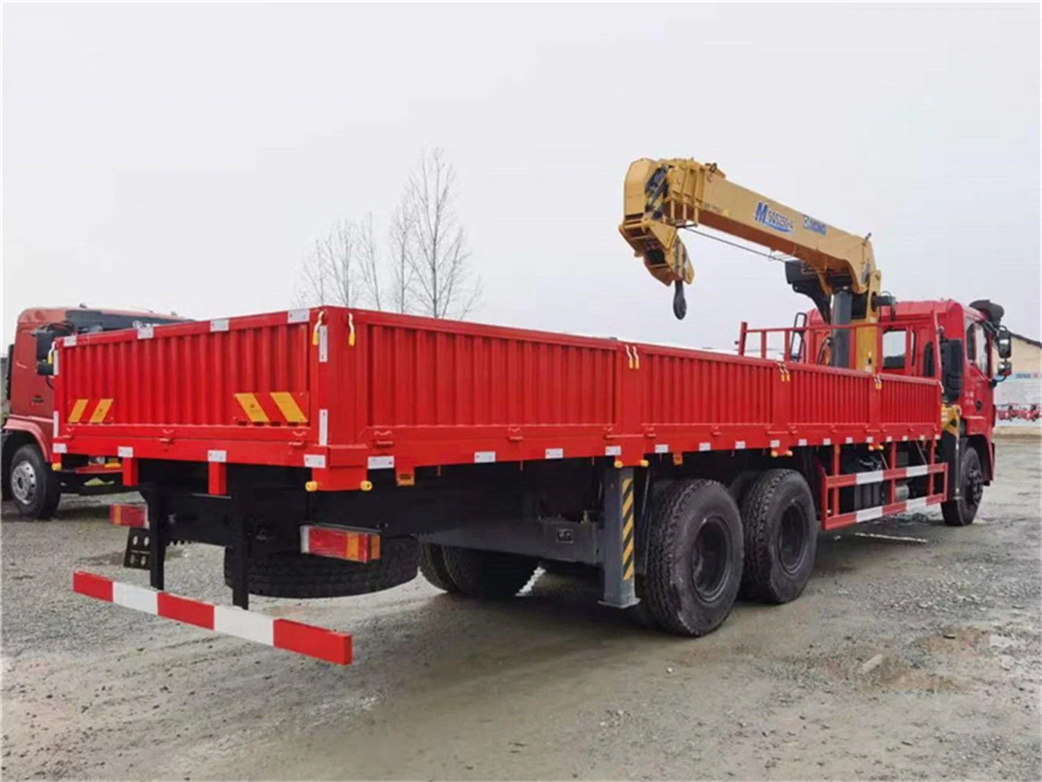 Dongfeng 6X4 Yuchai 270 Horsepower 10t Truck-Mounted Crane