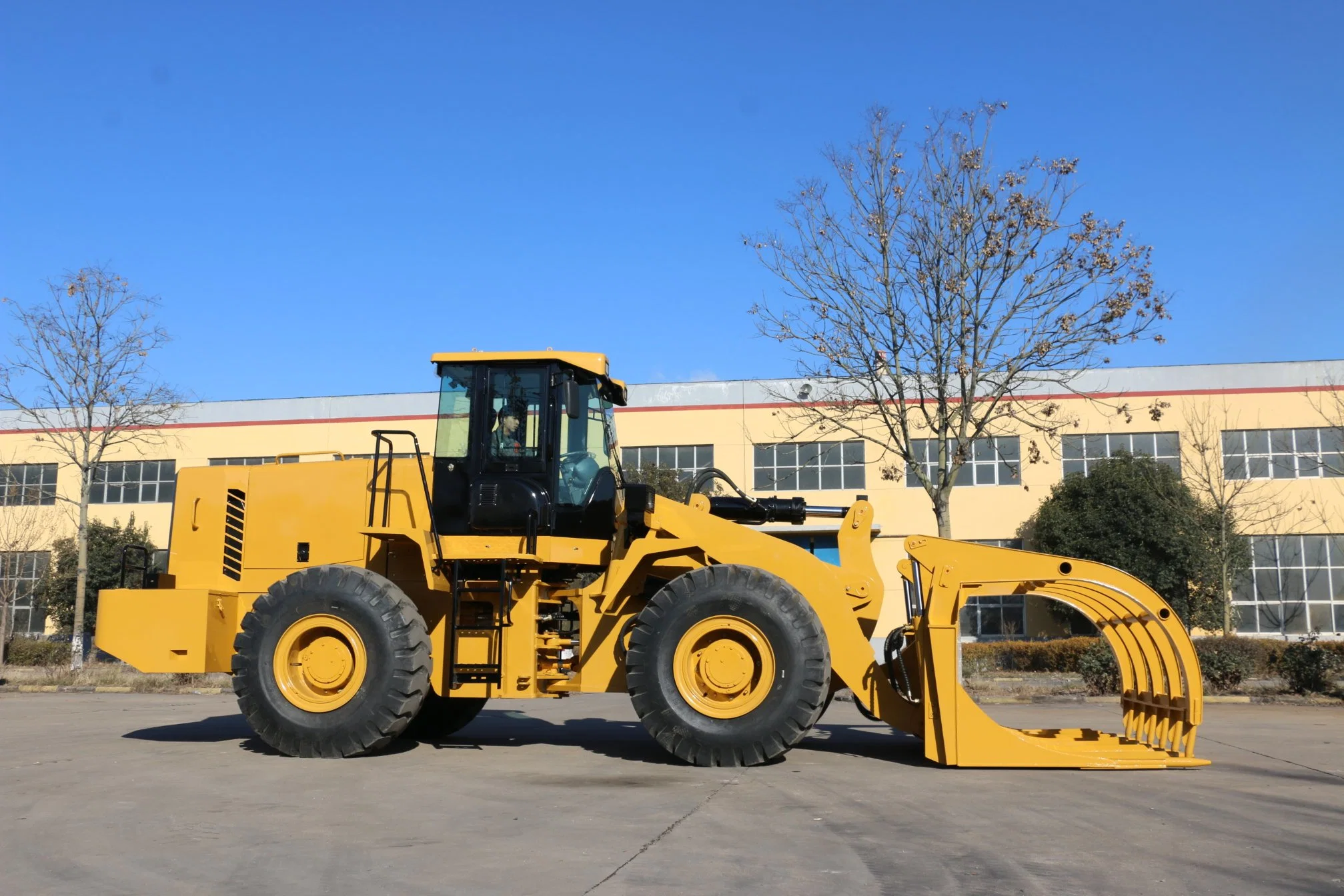 Hydraulic Wheel Front End Articulated Loader 953 with Joystick/3.0m3 Bucket/Landscaping/Construction Projects with 3cbm Bucket &Grass Fork&Grass Clamp