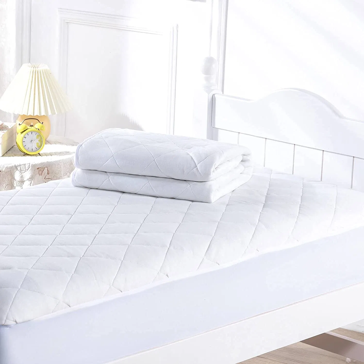 Couvre-matelas matelassé en coton doux pour très petit lit