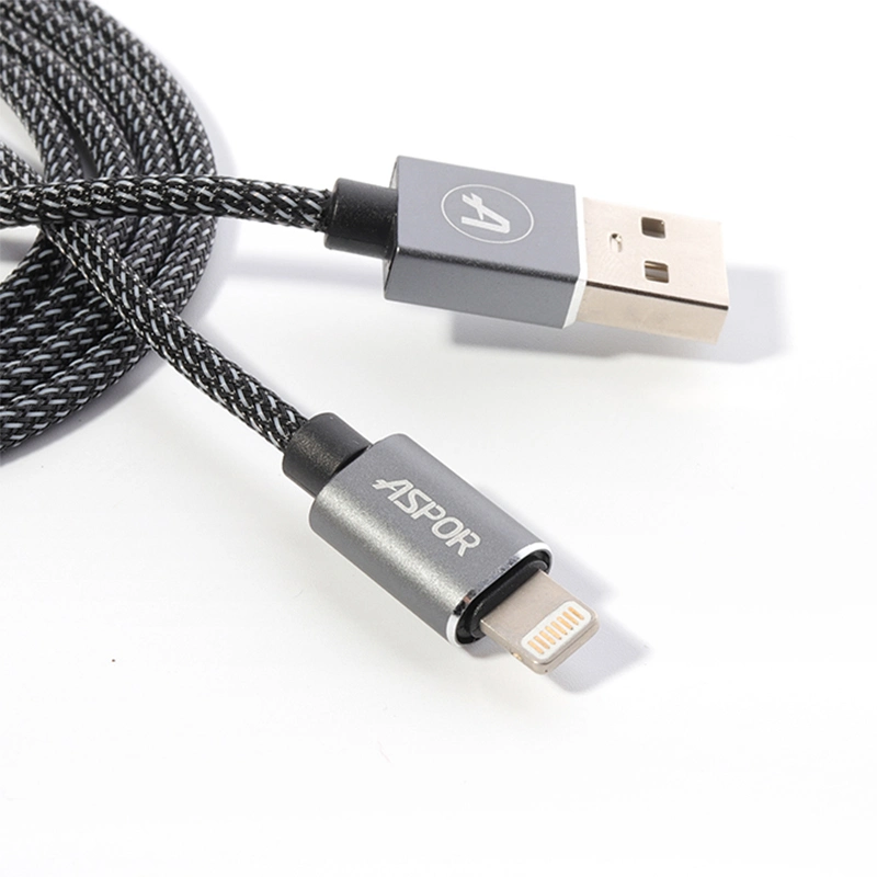 Buen precio Cable de teléfono móvil de Nylon Negro I Phone 5/6s/7/8/X cable de datos de 1,2 m de longitud de paso 2.4A Cable con carcasa de metal