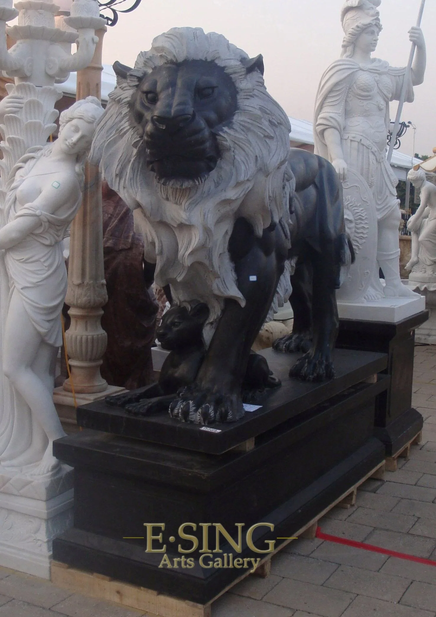 Garden Decoration Life Size Stone Animal Sculpture Black Marble Walking Lion Statues