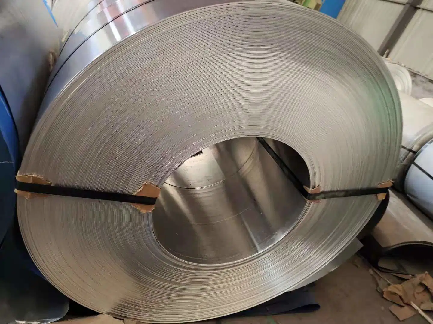 Hot/Cold Rolled Prepainted/Color Zinc Coated/Galvanized/Gallvalume/Corrugated/Aluminum/Ss400/A36/Z275/304/316L/430/Sainless/PPGI/PPGL/Gi/Gl/Carbon Steel Coil