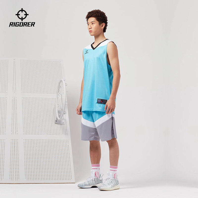 Traje de baloncesto de ropa deportiva uniformes de malla de poliéster transpirable Material Mens doble cosido
