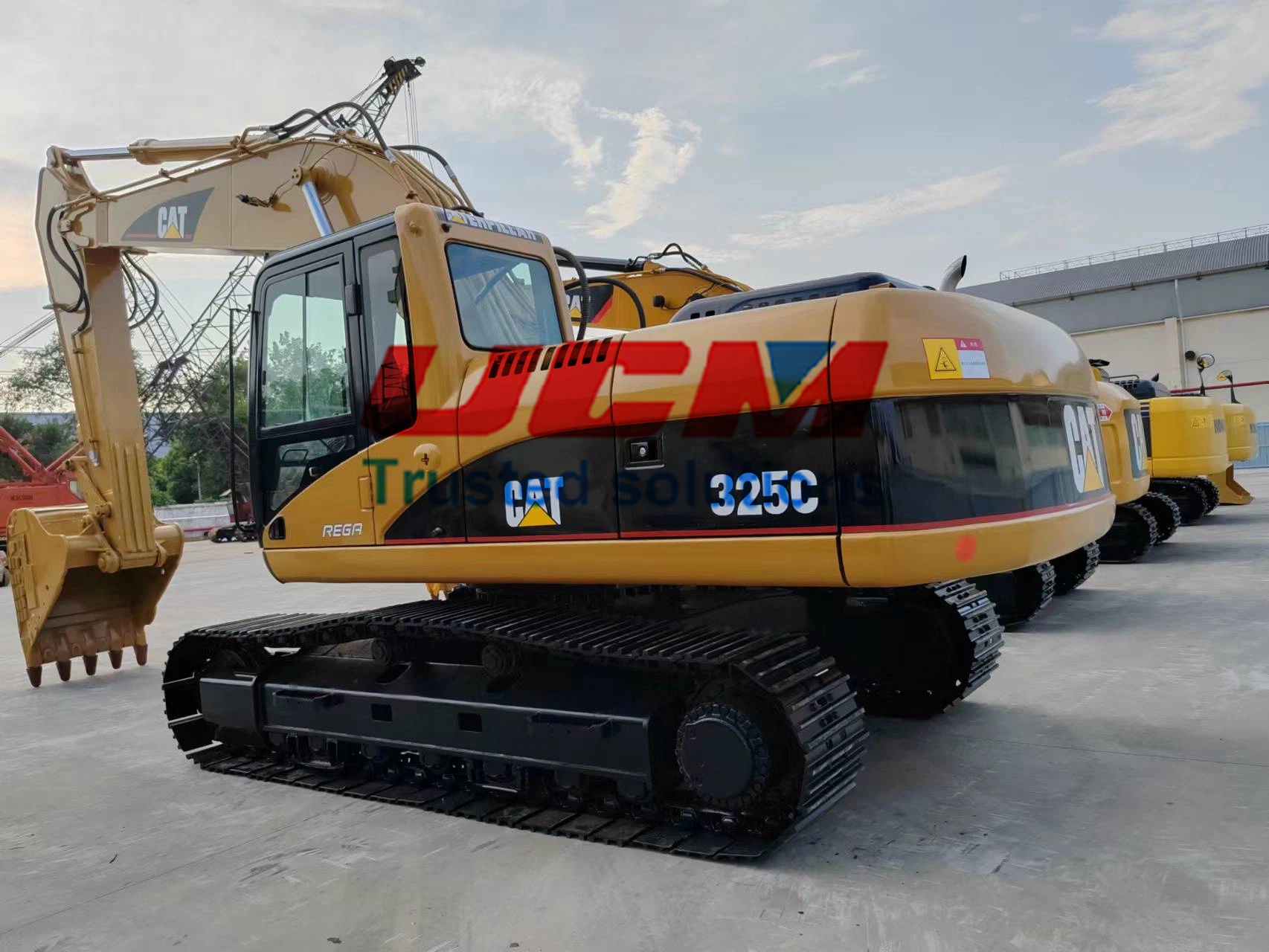 الحفار الزاحف مستعملة الحفار الأصلي Cat 325c يستخدم 320D 325D ماكينات Caterpillar المستخدمة من Cat 325c