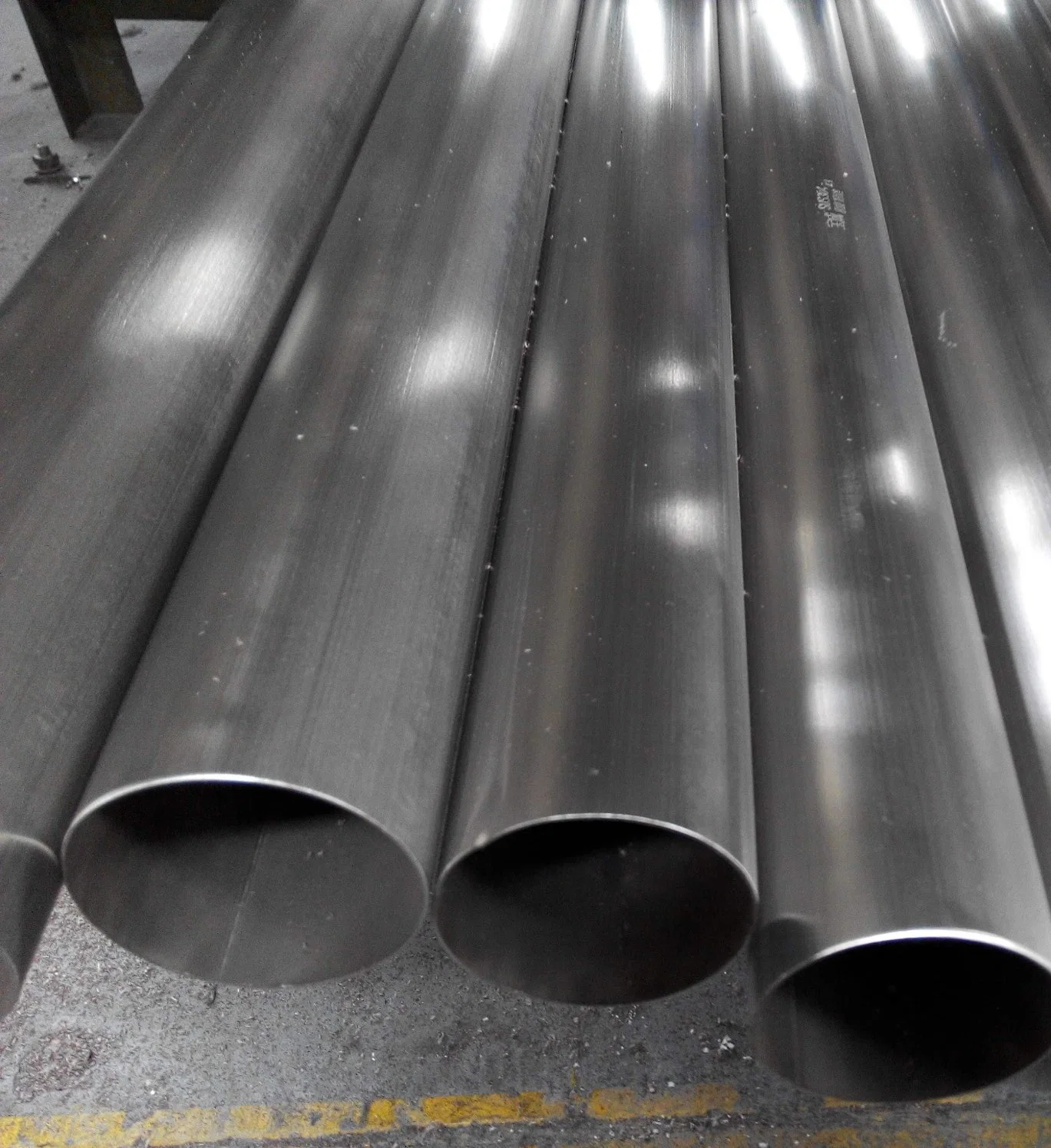 Seamless Stainless Steel Metal Pipe Gas and Petroleum Production Ss Industry Stainless Steel Seamless Pipe Use for Water Project