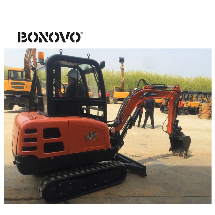 China 2.5 Ton Earth-Moving Machinery 2500kg Mini Digger Low Price for Sale