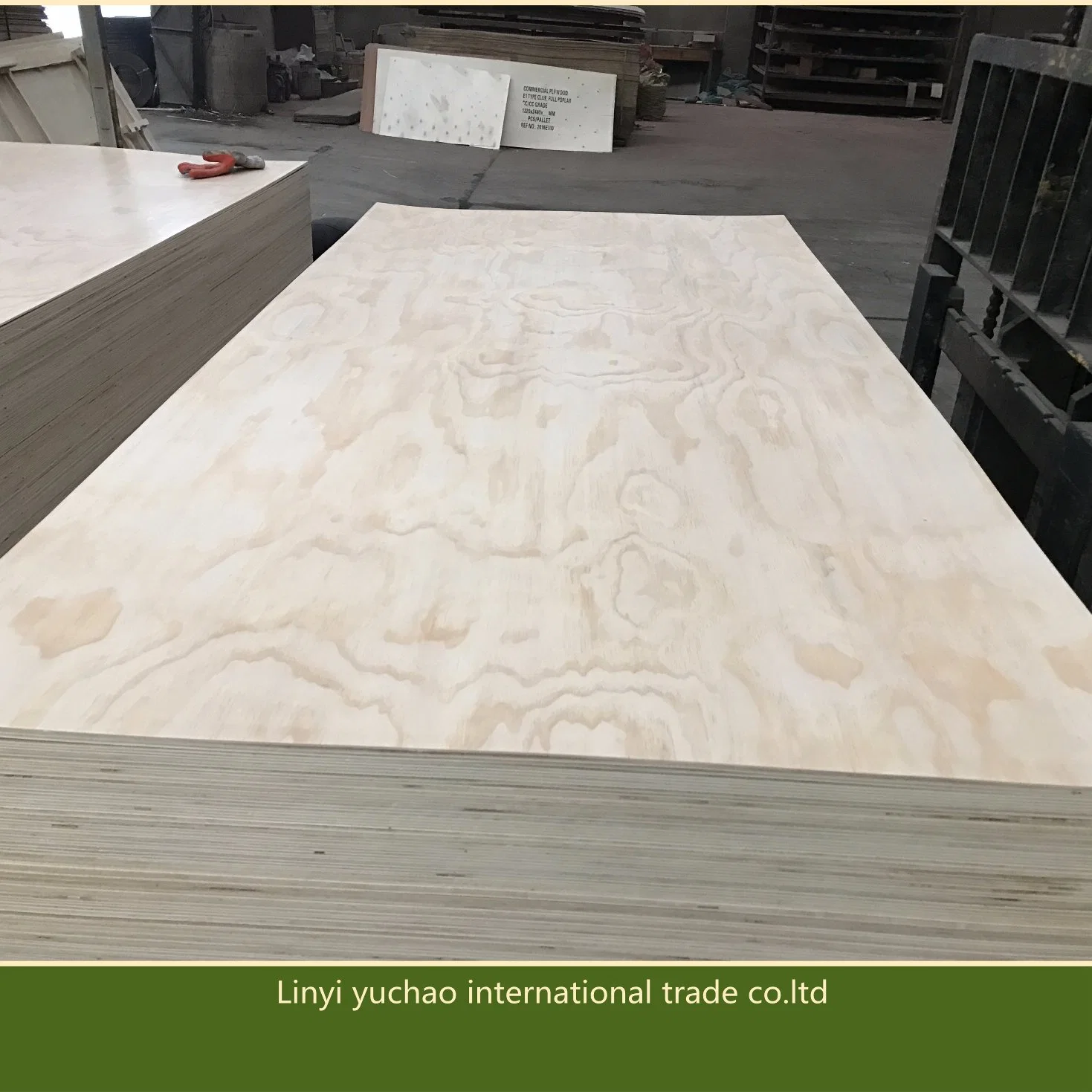 Fsc Certificate Pine Plywood for Furniture and Decoration