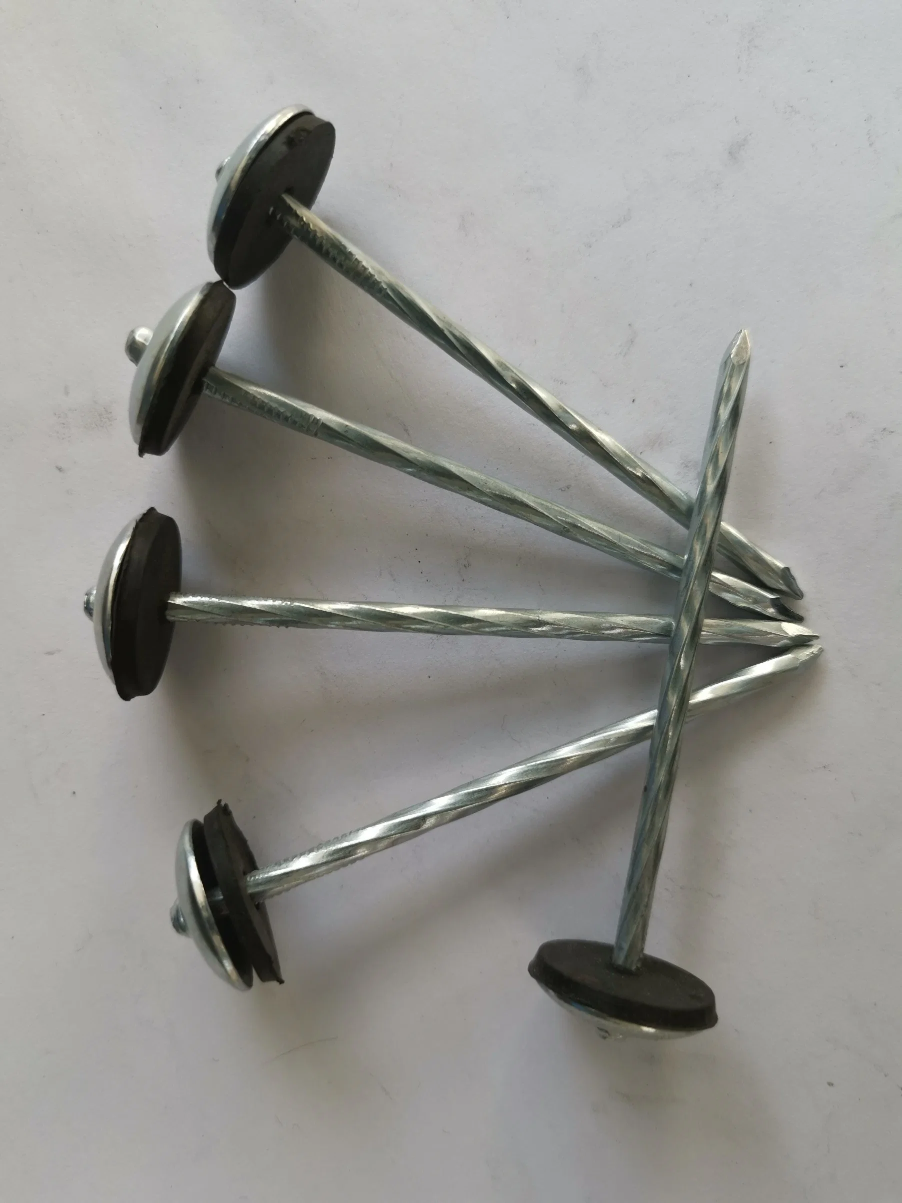 Coil Roofing Nails Good Products with Rubber Washer Umbrella Head Roofing Nails