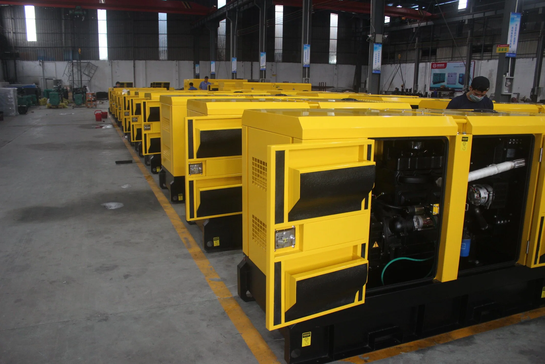 100kw/125kVA Diesel Generator with Cummins Engine Soundproof Low Noise Smartgen Controller for Factory Use