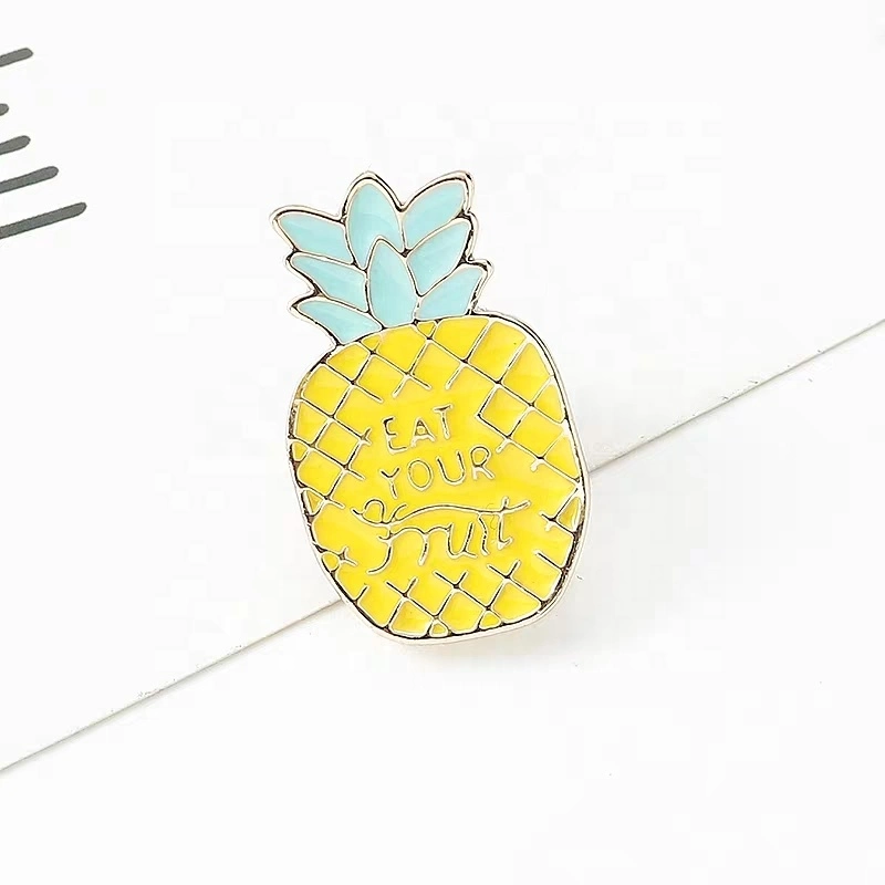 PIN de la solapa de plátano de fruta esmaltada suave chapado en metal con forma personalizada A la venta