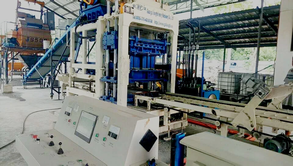 Full Automatic Concrete Cement Hollow Brick Block Making Machine Used Construction Machinery in Dubai