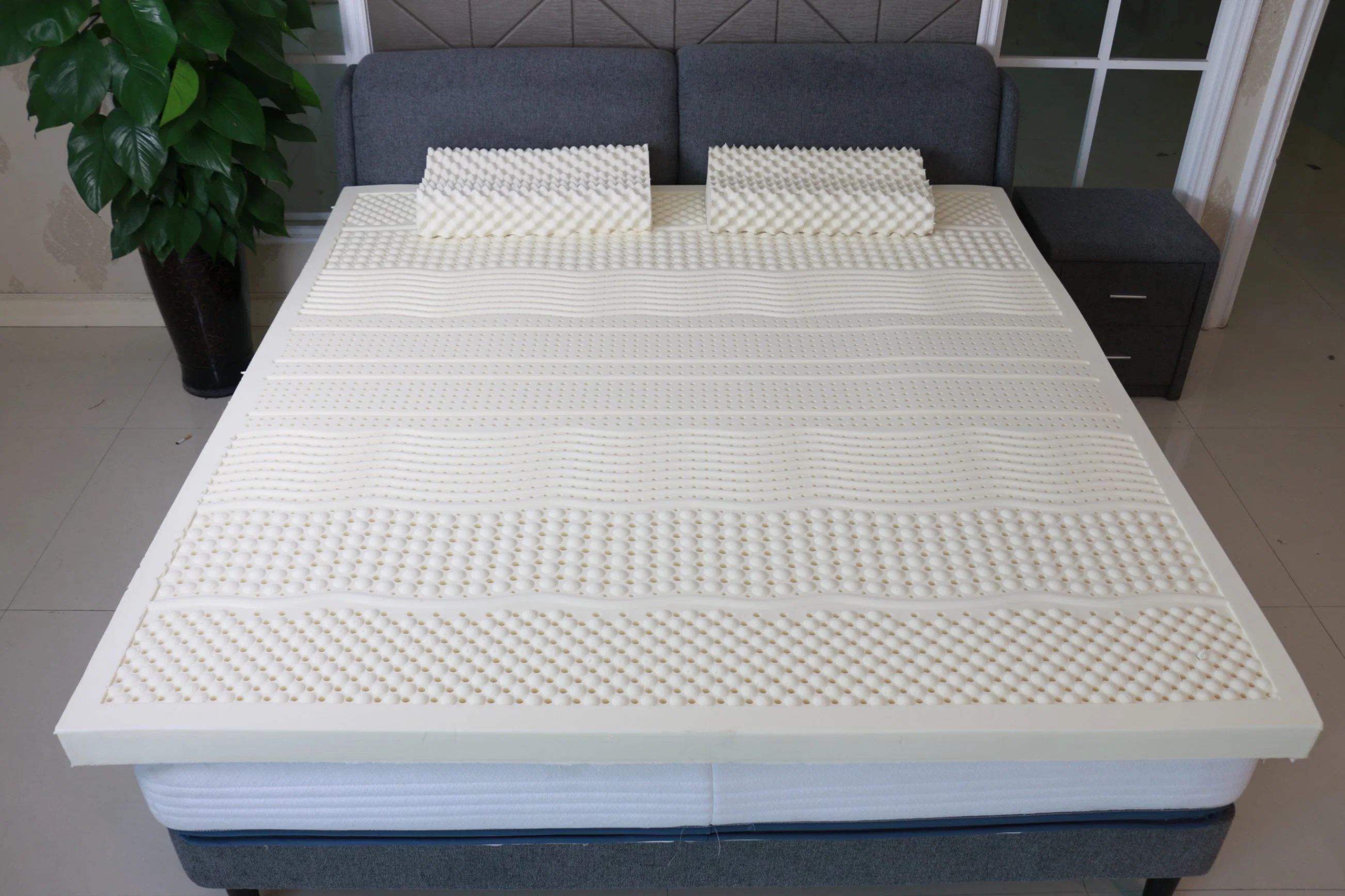 La Thaïlande matelas en Latex taille unique de la décolleteuse pleine taille de matelas en latex 100% naturel