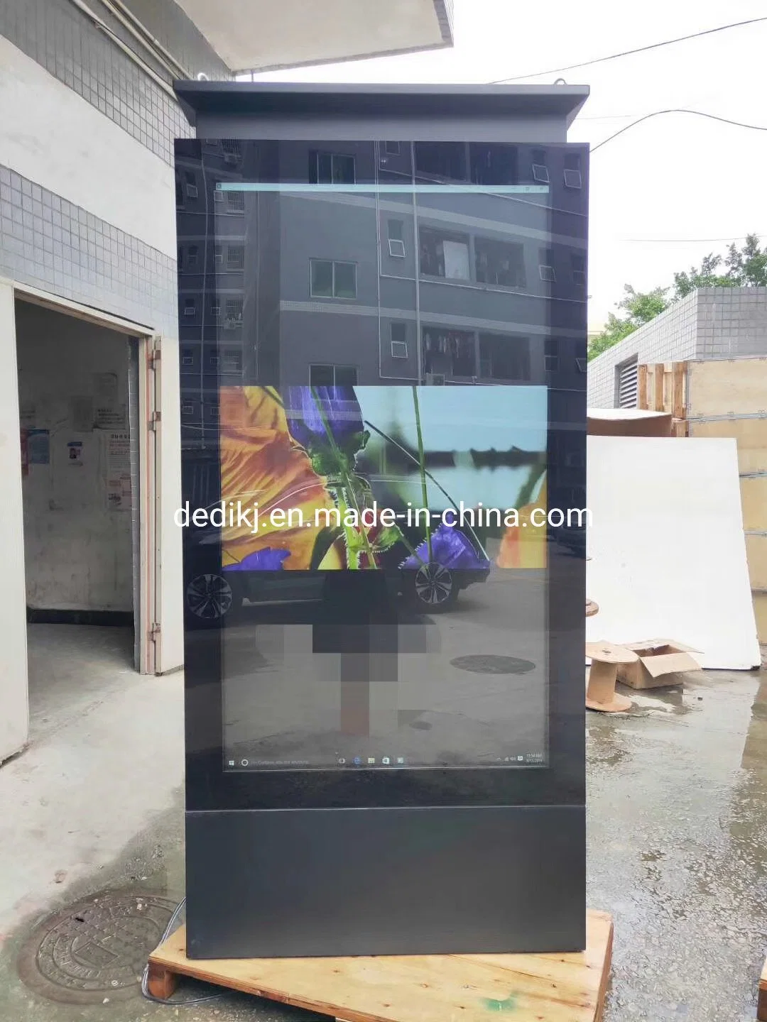 De 65 pulgadas en el suelo al aire libre Pantalla LCD TFT LCD Digital Signage Publicidad Comercial permanente