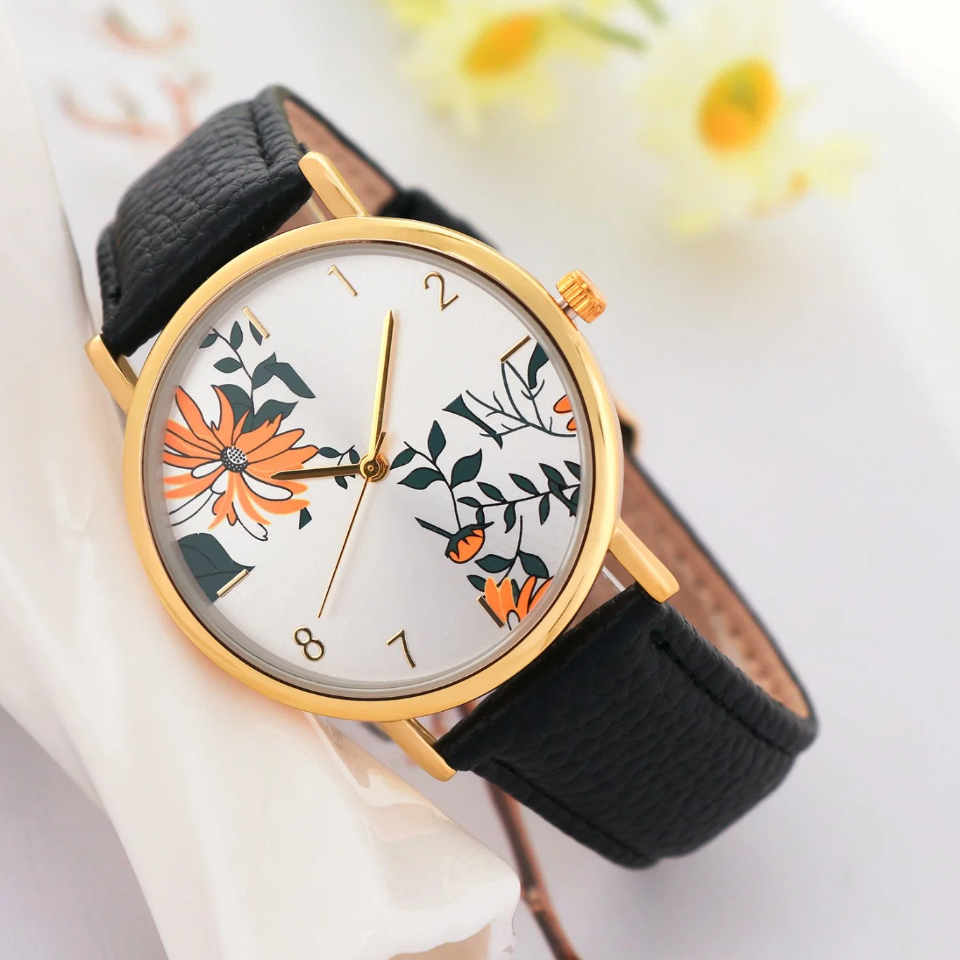 Montre-bracelet femme avec cadran fleuri coloré et créatif en cuir romantique Sangle