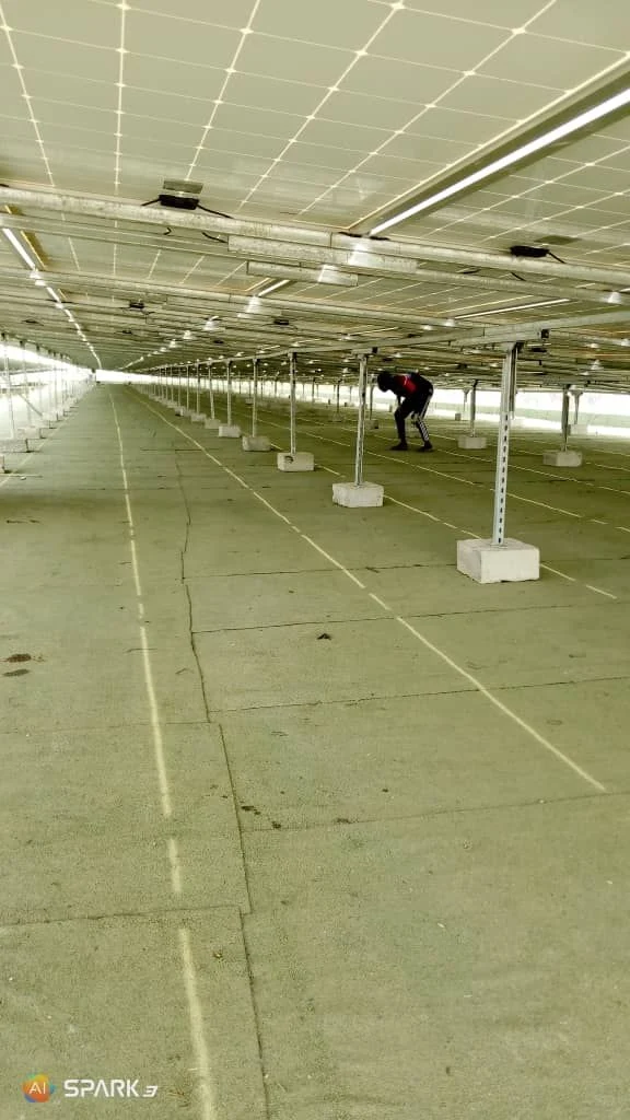 Sistema de Energia Solar de 3 Fases/Trifásico para Uso Industrial 30kw, 50kw Uso Agrícola