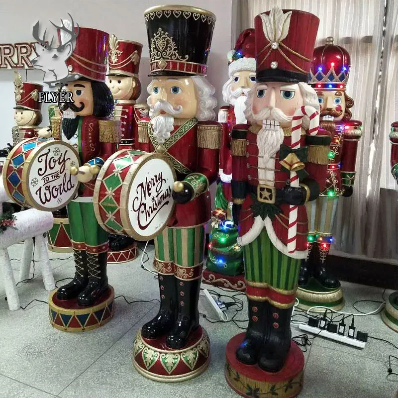 Customized High quality/High cost performance  Resin Nutcracker Soldier Statue Large Fiberglass Nutcracker Sculpture Christmas Decoration