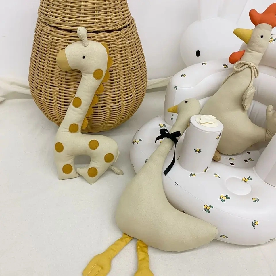 Wholesale/Supplier Hand Safety Cute Cartoon Goose Plush Rooster Giraffe Dolls for Children