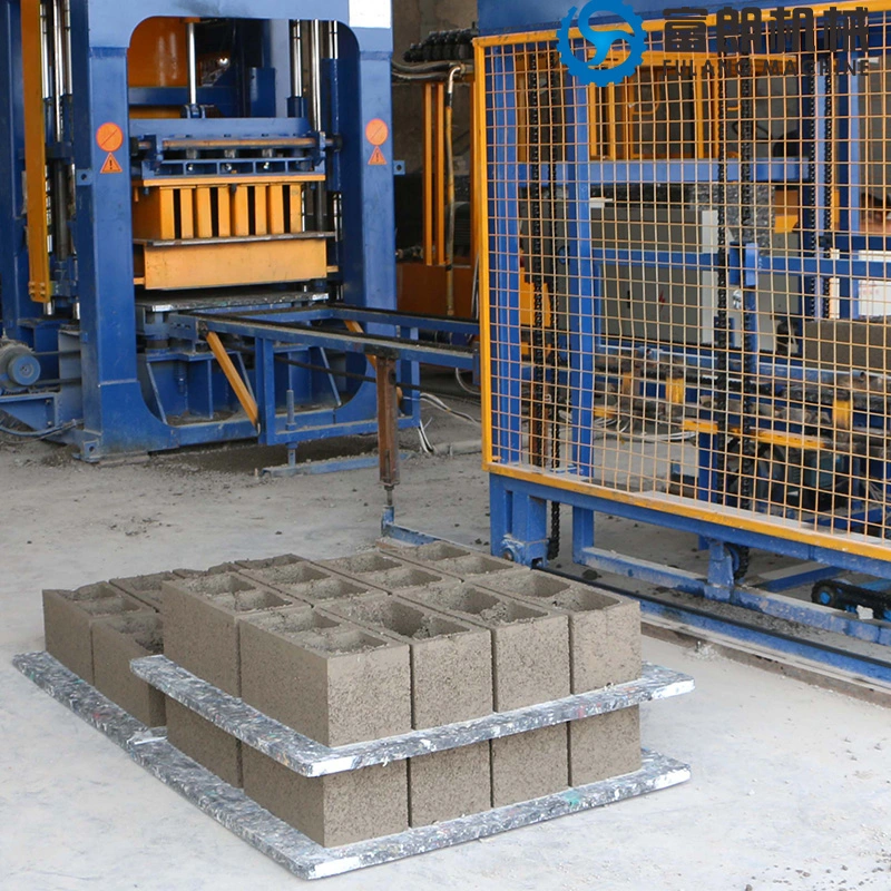 Qt8-15 Auto Hydraulic Pressure Concrete Curb Block Production Line