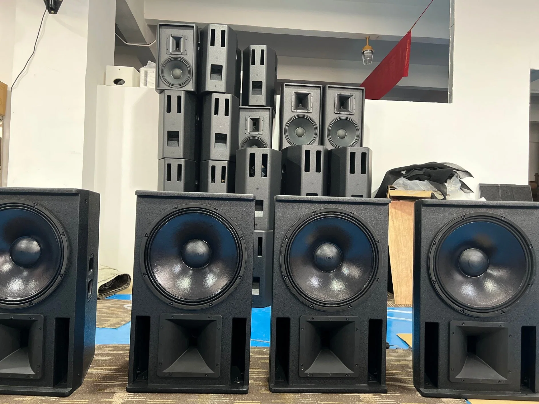 La Chine Professional Audio Haut-parleurs pleine gamme 15 pouces 400W L'orateur