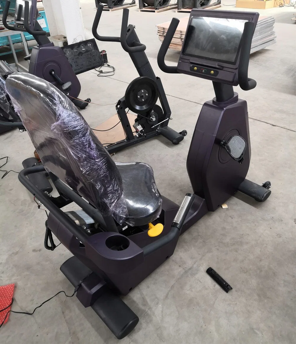 L'équipement sportif de l'exercice Machine Cardio vélo ergomètre allongé salle de gym du matériel de fitness