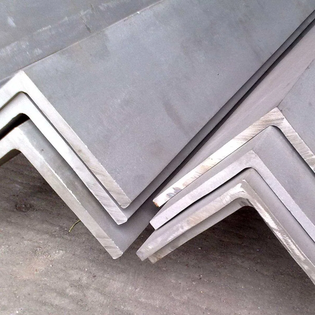 Angle Steel Wholesale/Supplier Q235B Galvanized Angle Steel Punching 40*4 Universal Equilateral Angle Steel Curtain Wall Project