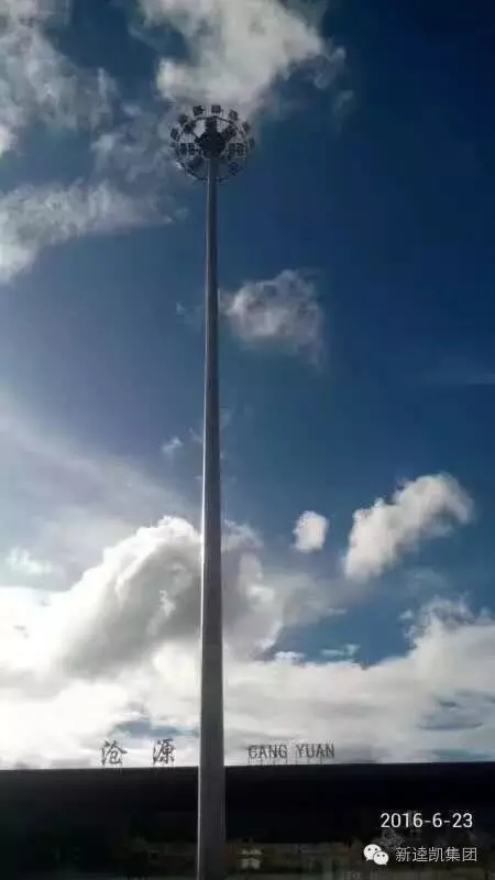 30m Verzinkter Stahl High Mast Beleuchtung Straßenlichtmast