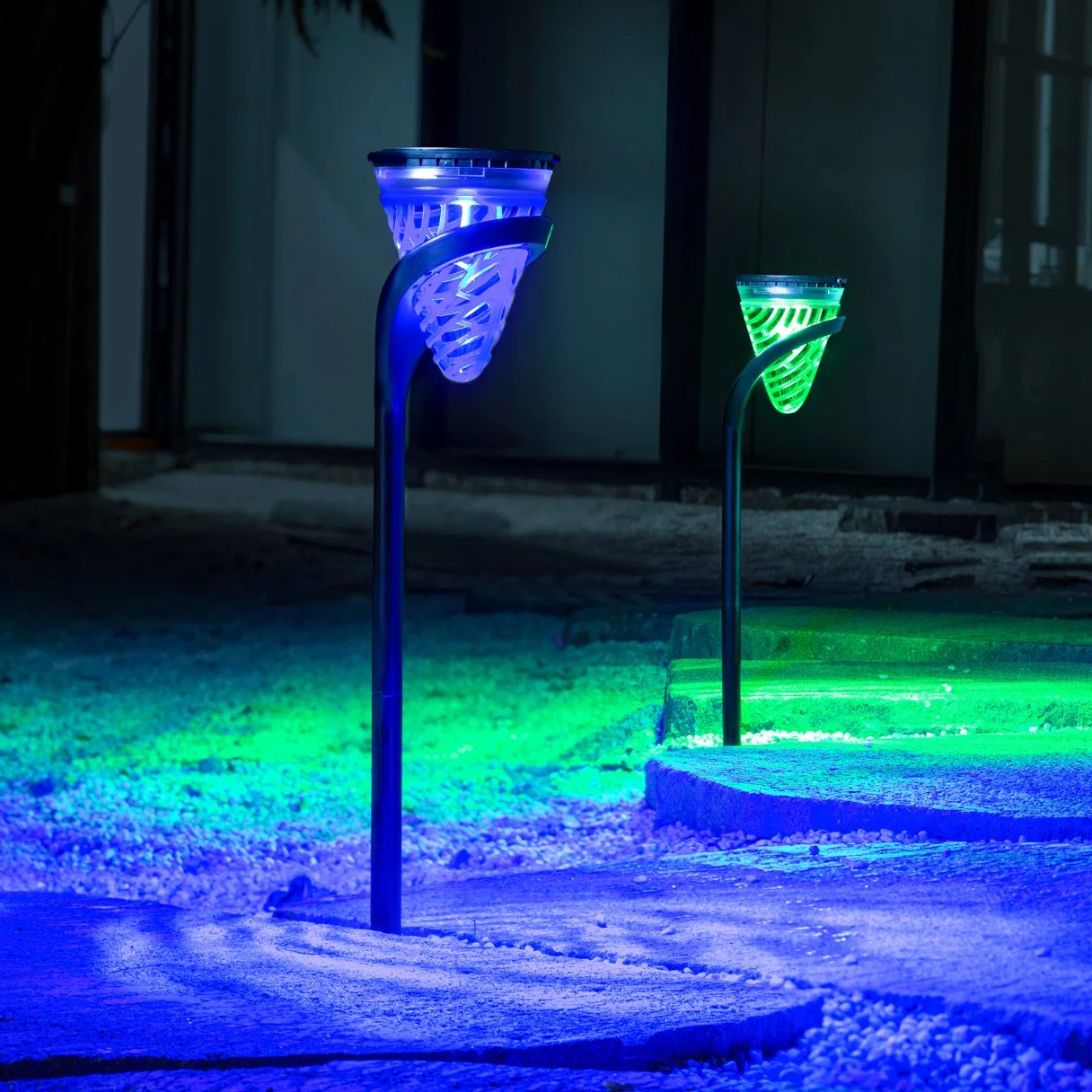 Luces solares súper brillantes impermeables al aire libre 2pack, de anochecer a amanecer hasta 10 horas, iluminación solar al aire libre Pathway luces de jardín encendido/apagado automático, iluminación LED de paisaje