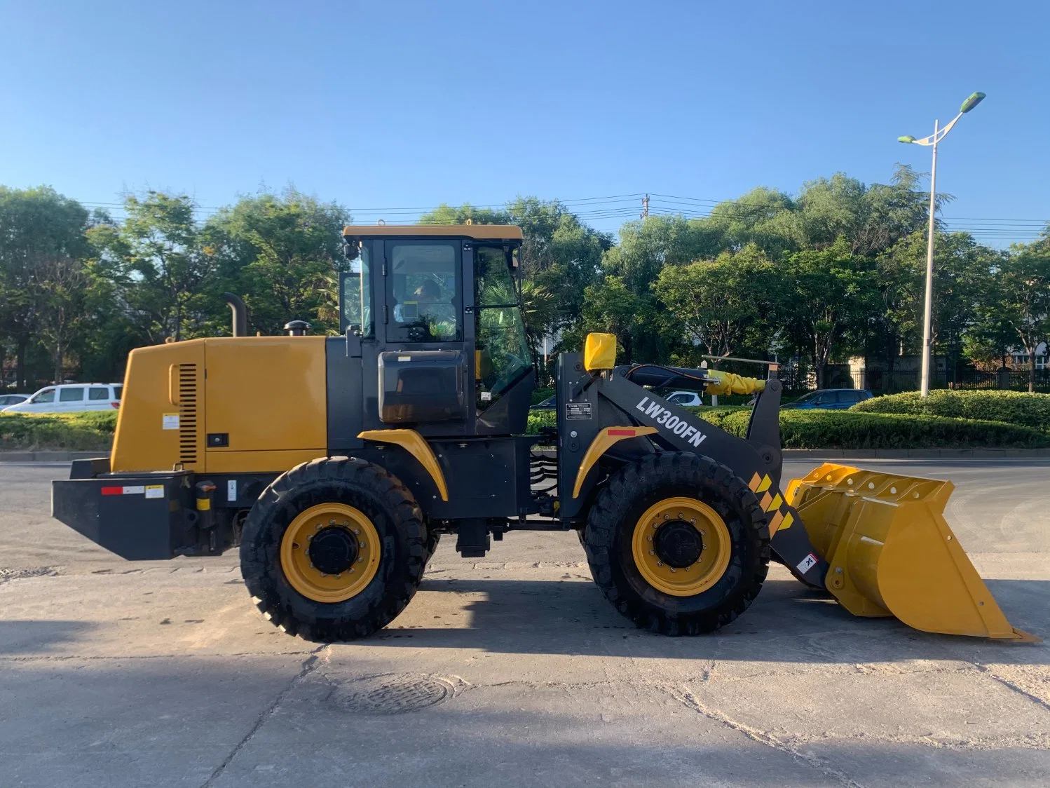 Sinomada 3ton Wheel Loader Lw300fn with 1.8m3 Bucket