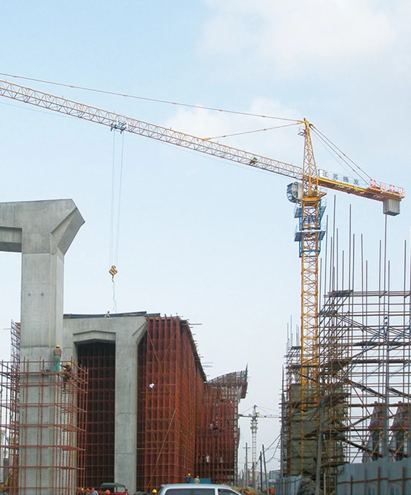 Torre de elevação com carga máxima de 18 t com ponta de lança de 3.2 t Guindaste de lança de 60 m.