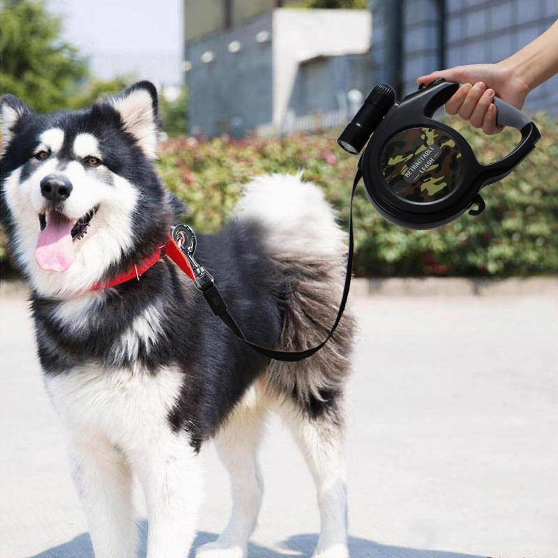 Correa de perro retráctil para trabajo pesado con flash LED