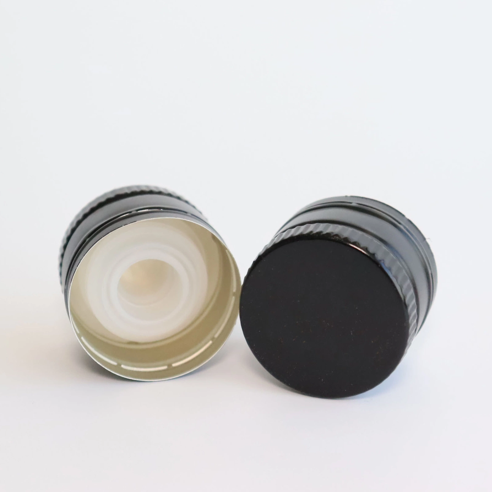 Most Popular Accepted Customization 18mm 20mm 22mm 24mm 25mm 28mm Roll on Pilfer Proof Aluminum Ropp Cap for Glass Bottle