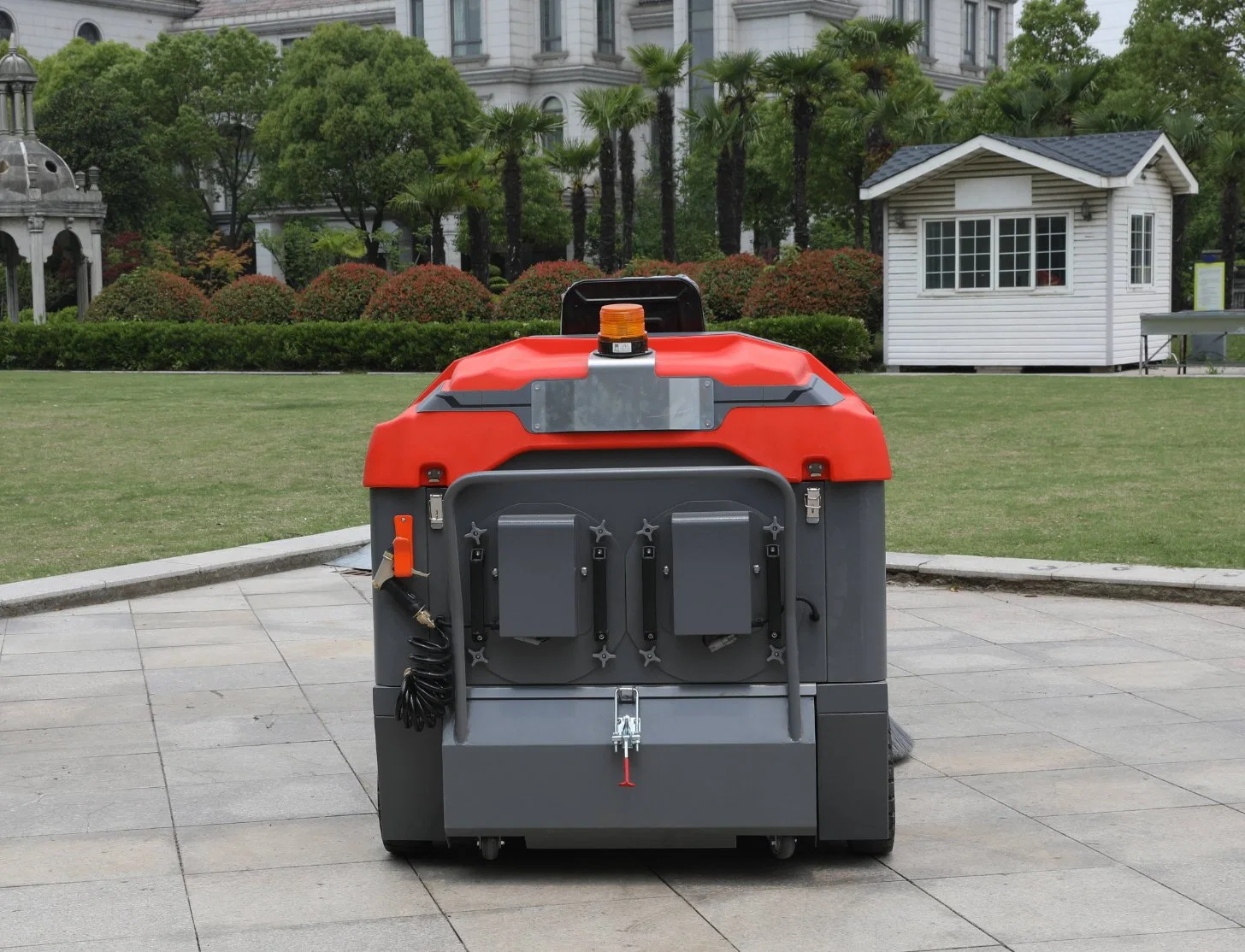 Commercial Industrial Ride-on Floor Sweeper Electric Road Floor Sweeper Cleaning Machine