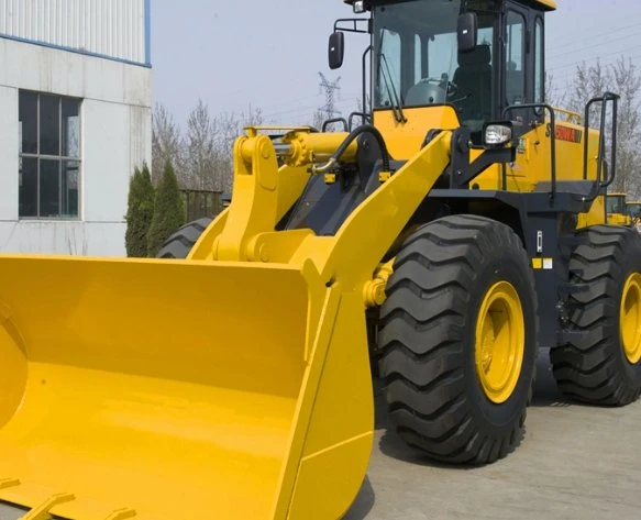 Made in China L956fh 5t Long-Wheelbase Loader with Superior Performance for Road Construction