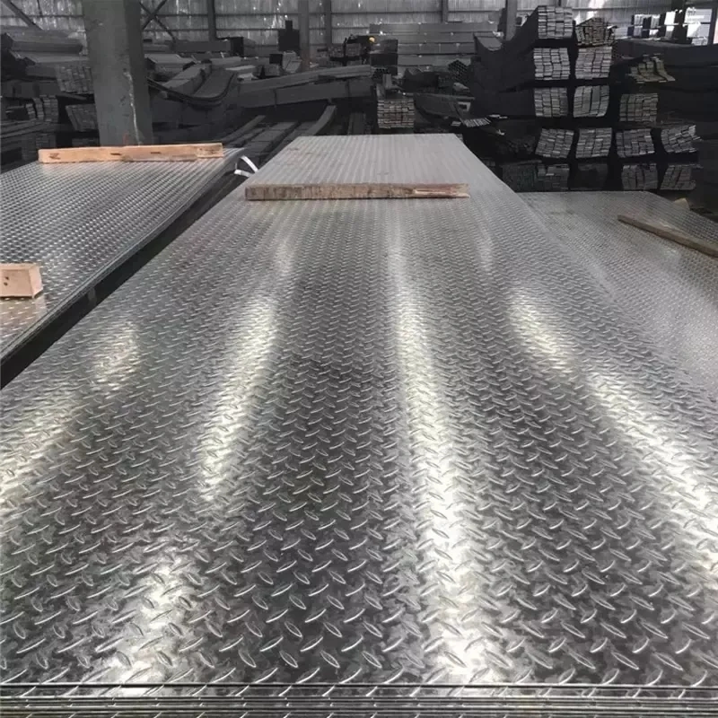 Acero galvanizado en caliente ASTM A36 Q235B Ss400 5mm espesor Chapa a cuadros de acero al carbono Fabricantes de placas a cuadros