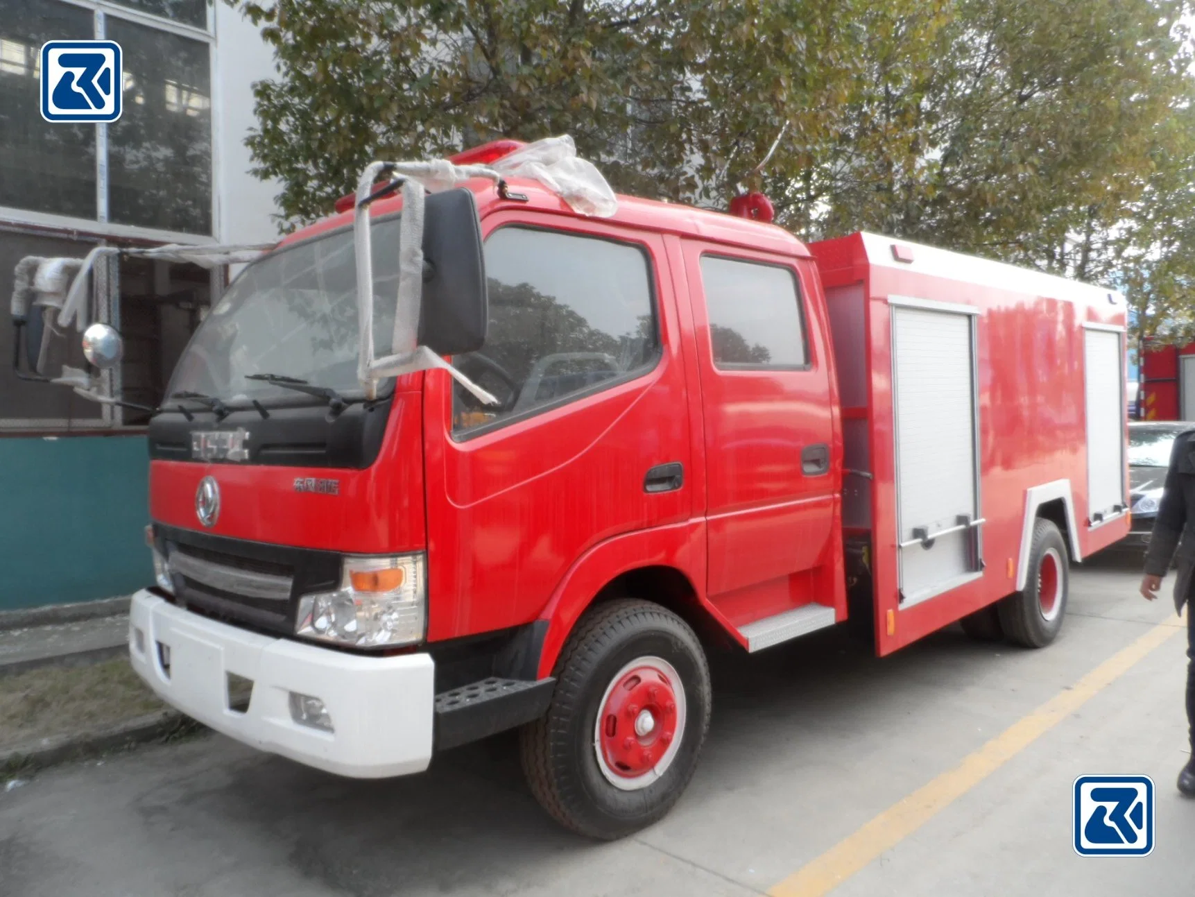 Dongfeng 4X2 Fire Fighting Truck 5 Seats Water Foam Fire Fighting Truck for Nigeria