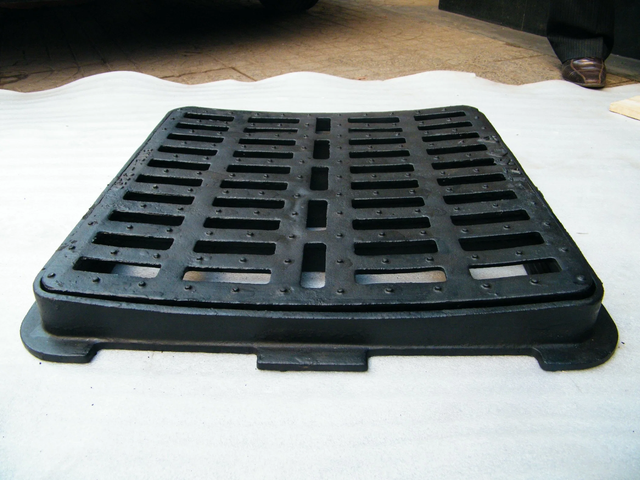 Custom Sewerage Road Facilities Application Sewer Cover Drainage Channel Gratings