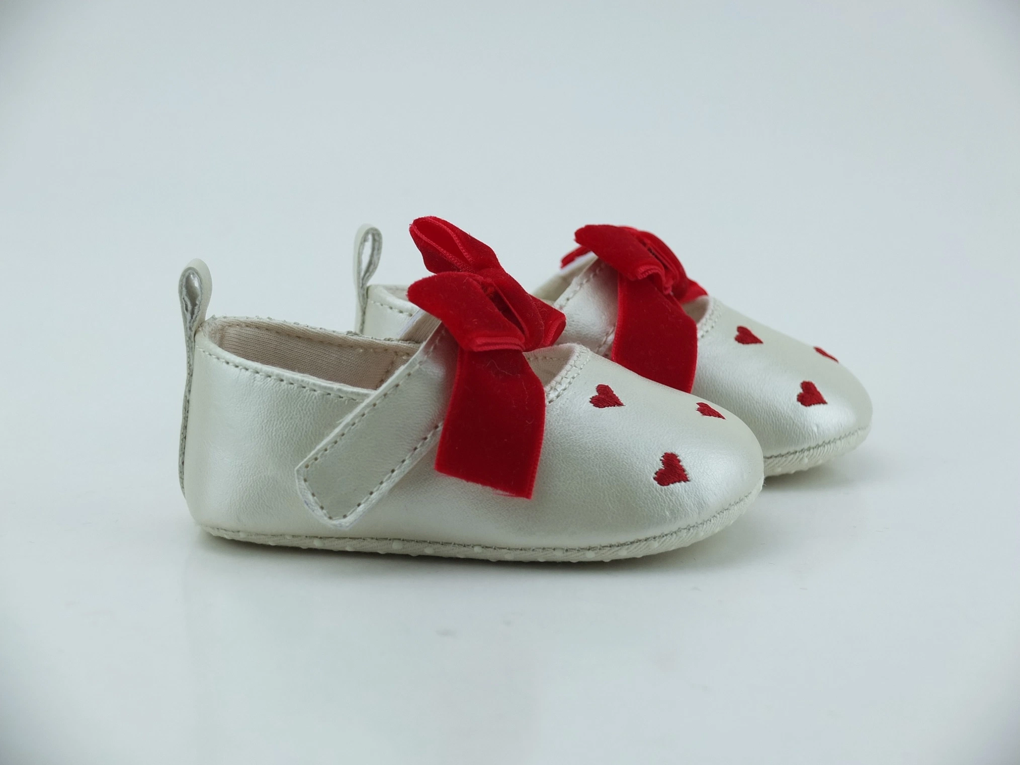 All Textile Bow and Heart Printing Baby Shoes Slipper