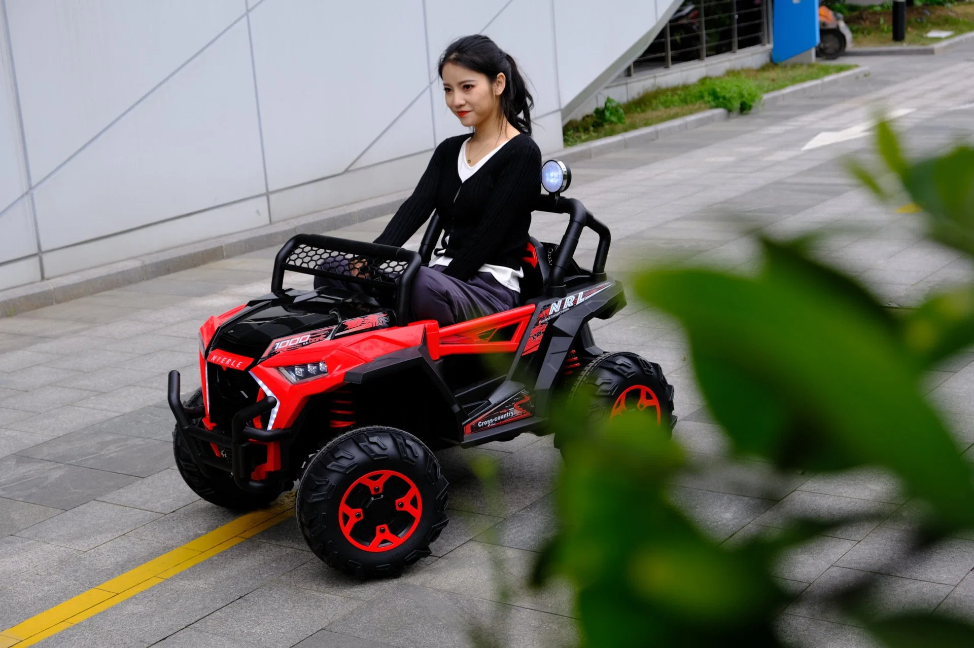 Saída de fábrica fora da estrada carro de brincar Electric para crianças Parque Infantil simulador de corridas fora da estrada Toy Car