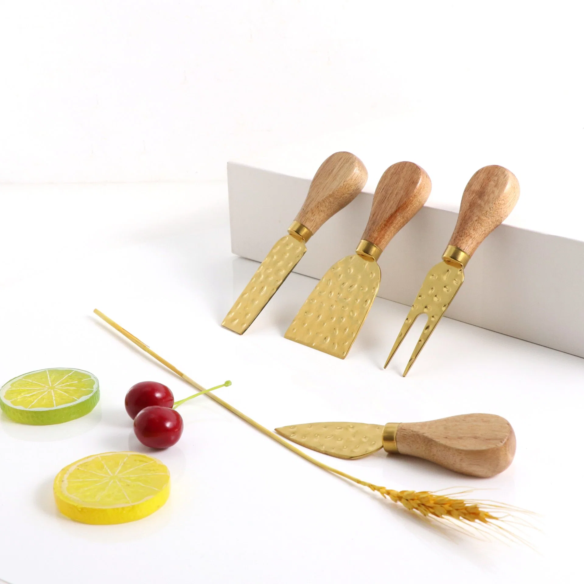 Hot Sell Gold Color Cheese Knife Wooden Handle Pisa Butter Knives Wooden Cheese Knife Set for Promotion Gift