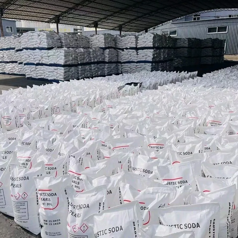 China Fabrik Lieferant ätzende Soda Flocken / Natriumhydroxid 99% CAS 1310-73-2