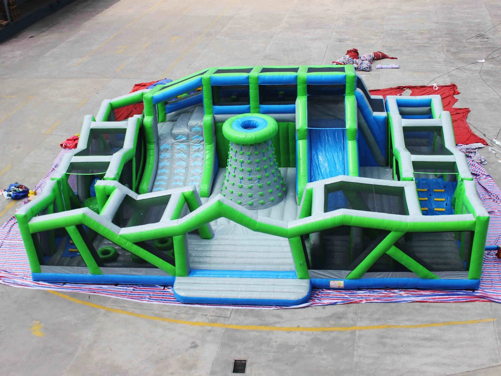 Pista de obstáculos gigante Parque Infantil Bouncy Moonwalk saltar Air Park insuflável Obstacle Amusement Park