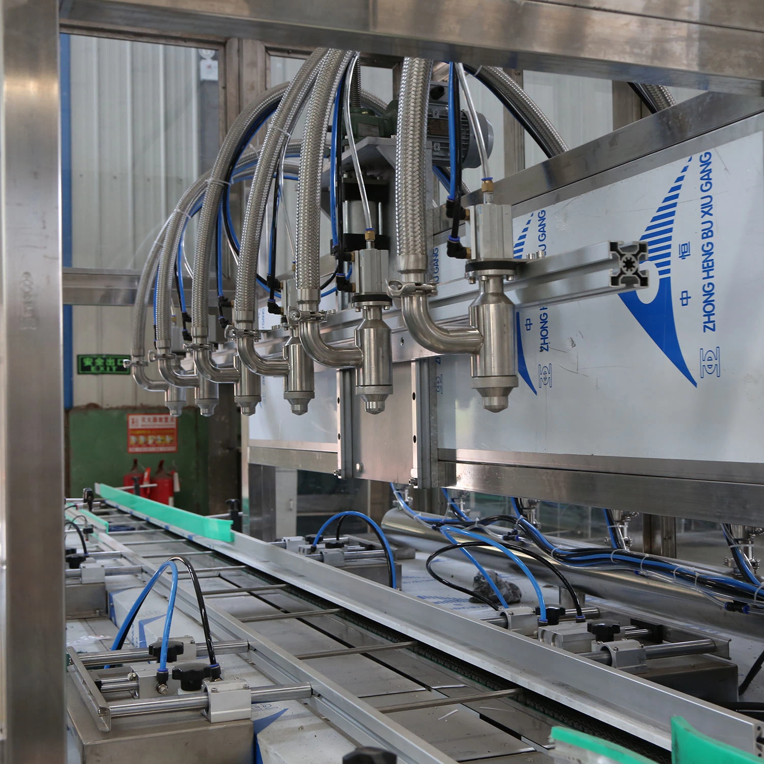 Agrochemische Schwerkraft Flasche Automatische Abfüllmaschine Quantitative Abfüllung Produktionslinie