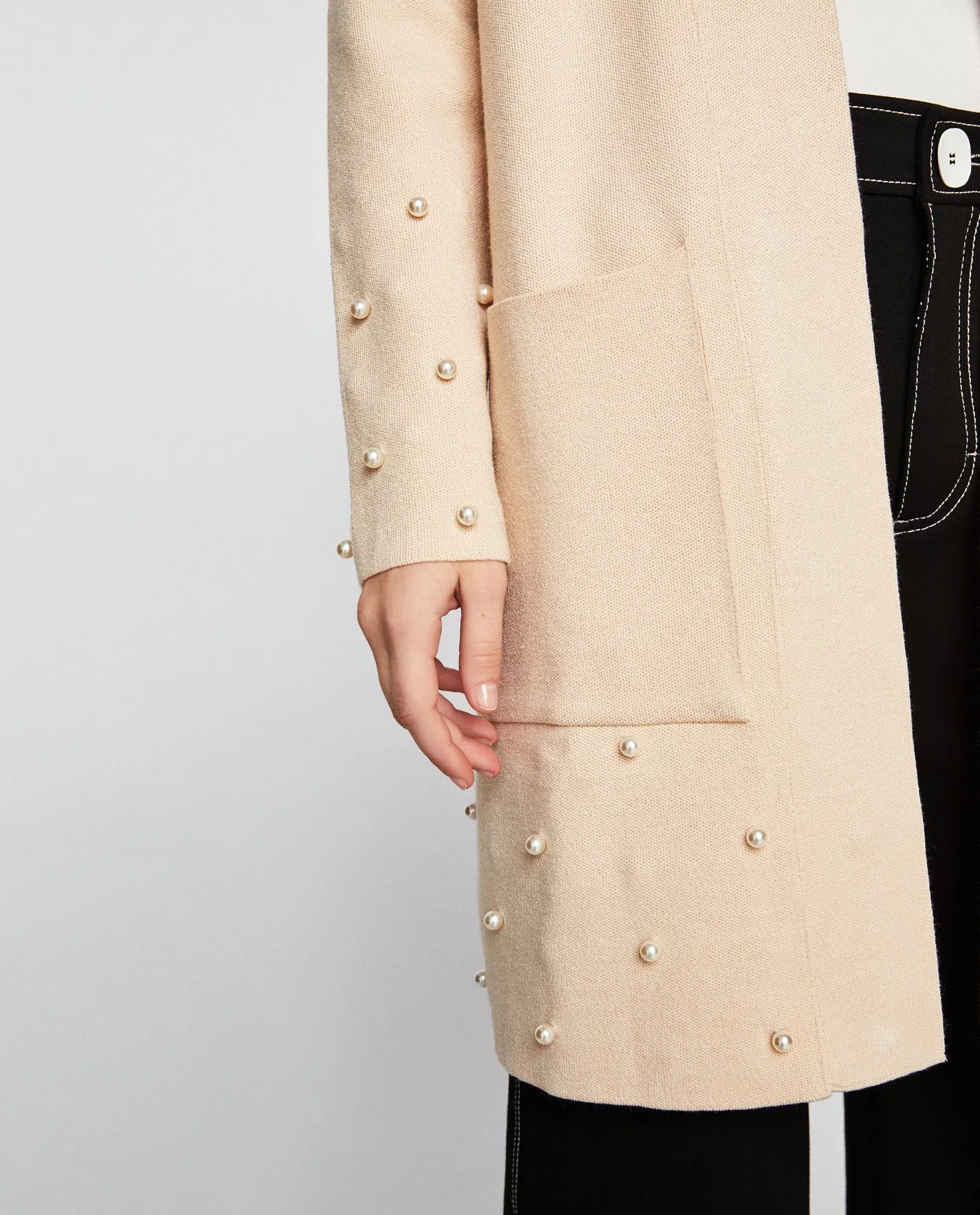 Women Knit Coat with V-Neck Pockets and Pearl Bead