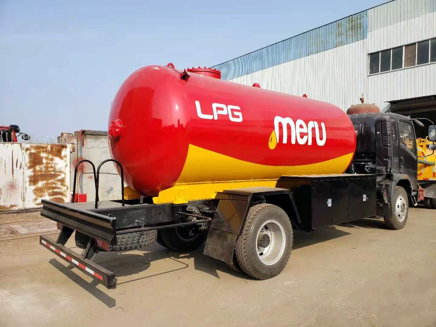 5500L LPG Road Tank Tanker Filling Delivery Bobtail Mobile Gas Refueling Mounted Transport Mobile Dispenser Truck