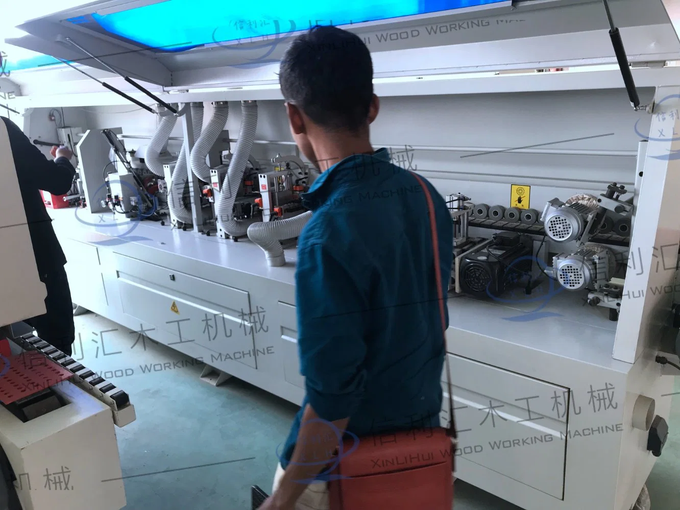 Linear and Curve Edge Banding Machine Selling Agent Price/ PVC Tape, Melamine Tape Veneer Wood Tape Edge Banding Machine for Wood Side Gluing Pressing Polishing