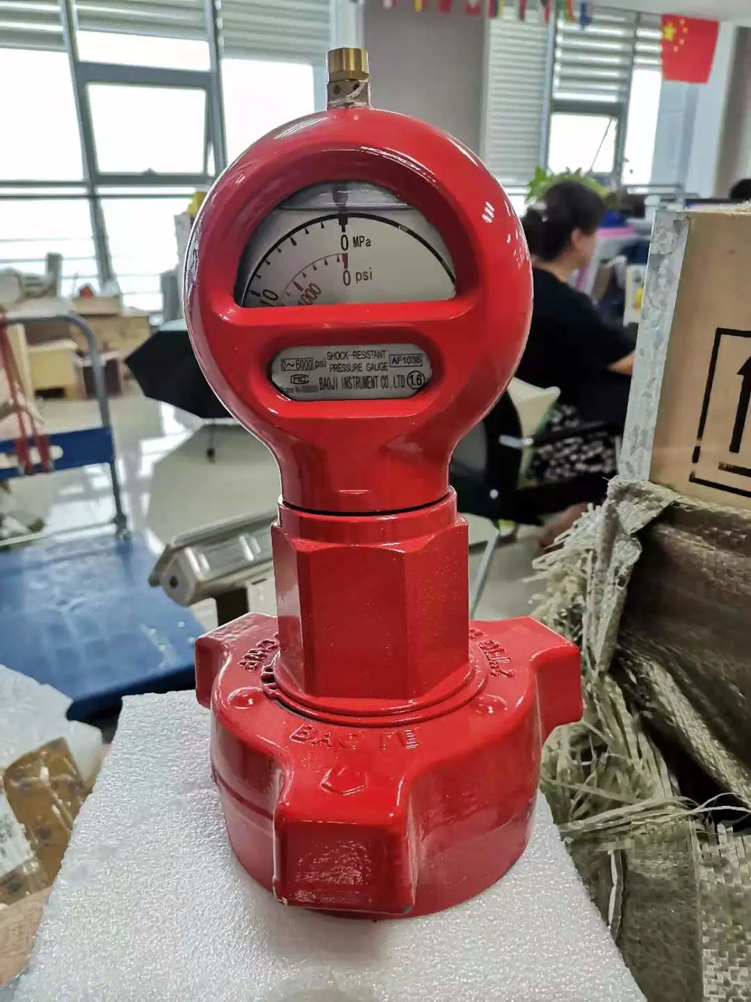 1, 000psi, 3, 000psi, 5, 000psi, 6, 000psi, 10, 000psi and 15, 000psi Operation Temperature Range of -50c to +65c Mud Pump Gauge