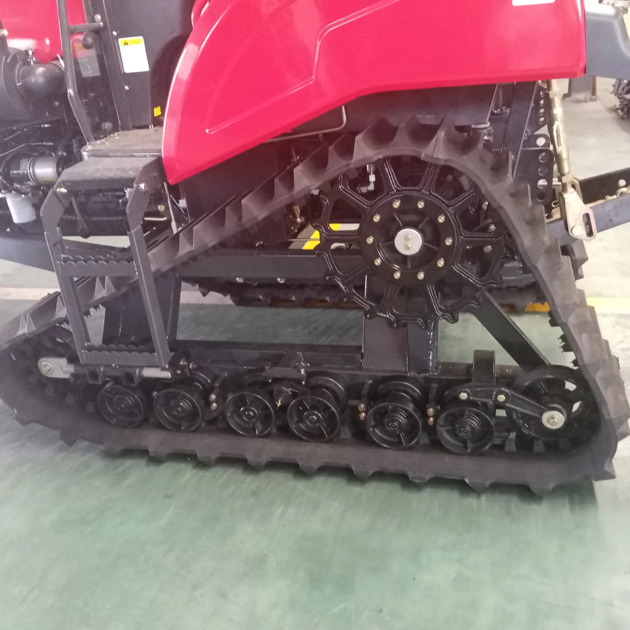 Farm Machine Tractor 90HP NF Tractor Rubber Crawler Tractor Nfg 902 for Agriculture in Egypt Vietnam Thailand